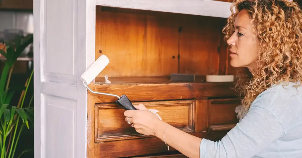 can i paint my kitchen cabinets myself